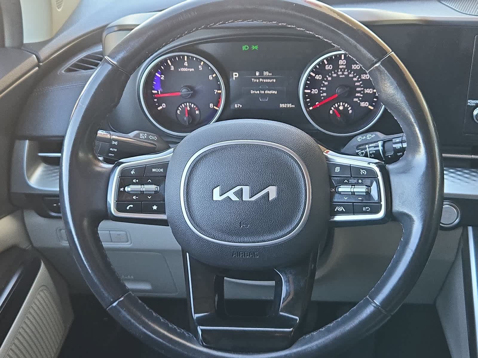Used 2022 Kia Carnival LX FWD image 22