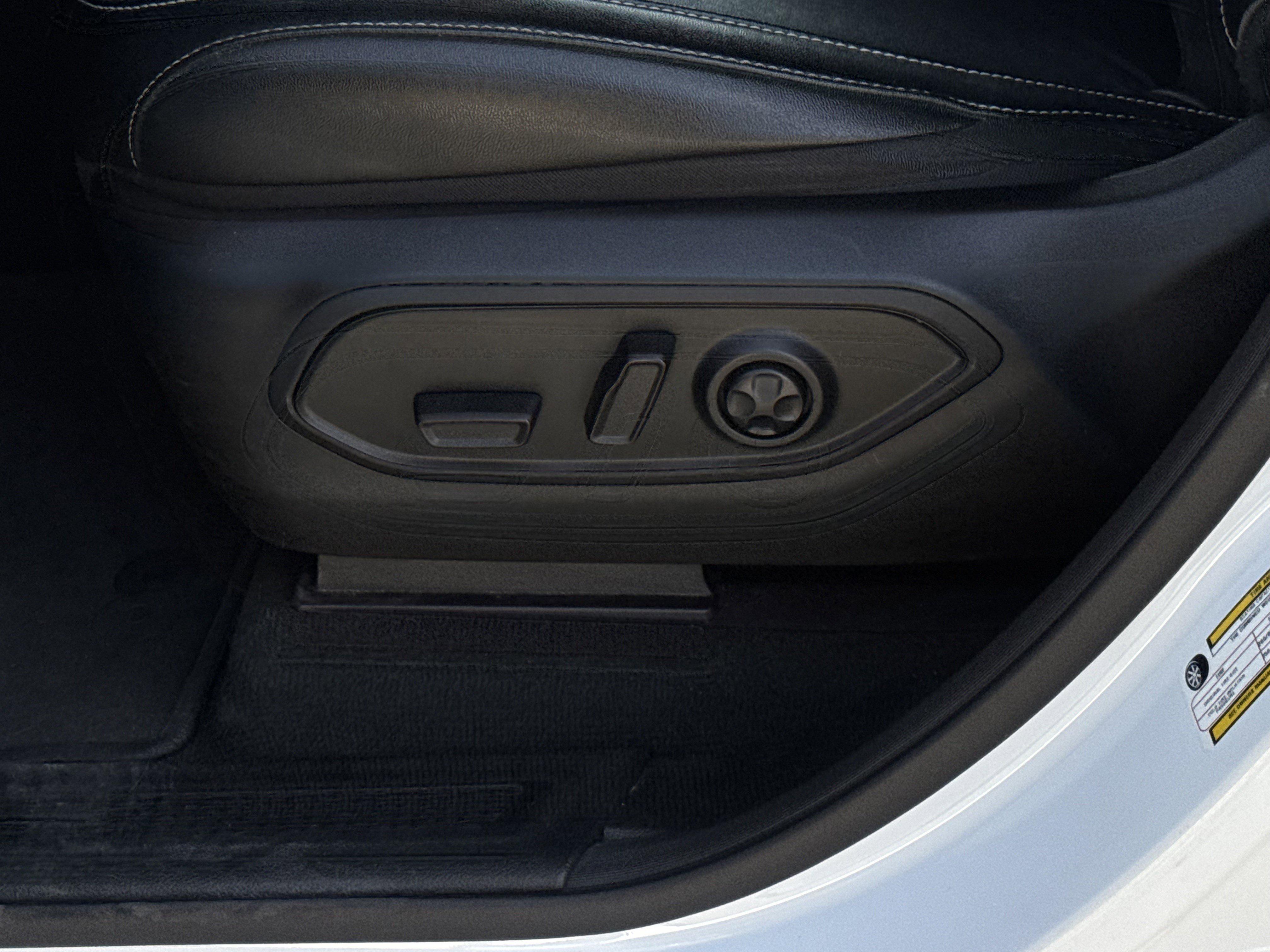 Used 2023 Jeep Grand Cherokee L Limited image 17