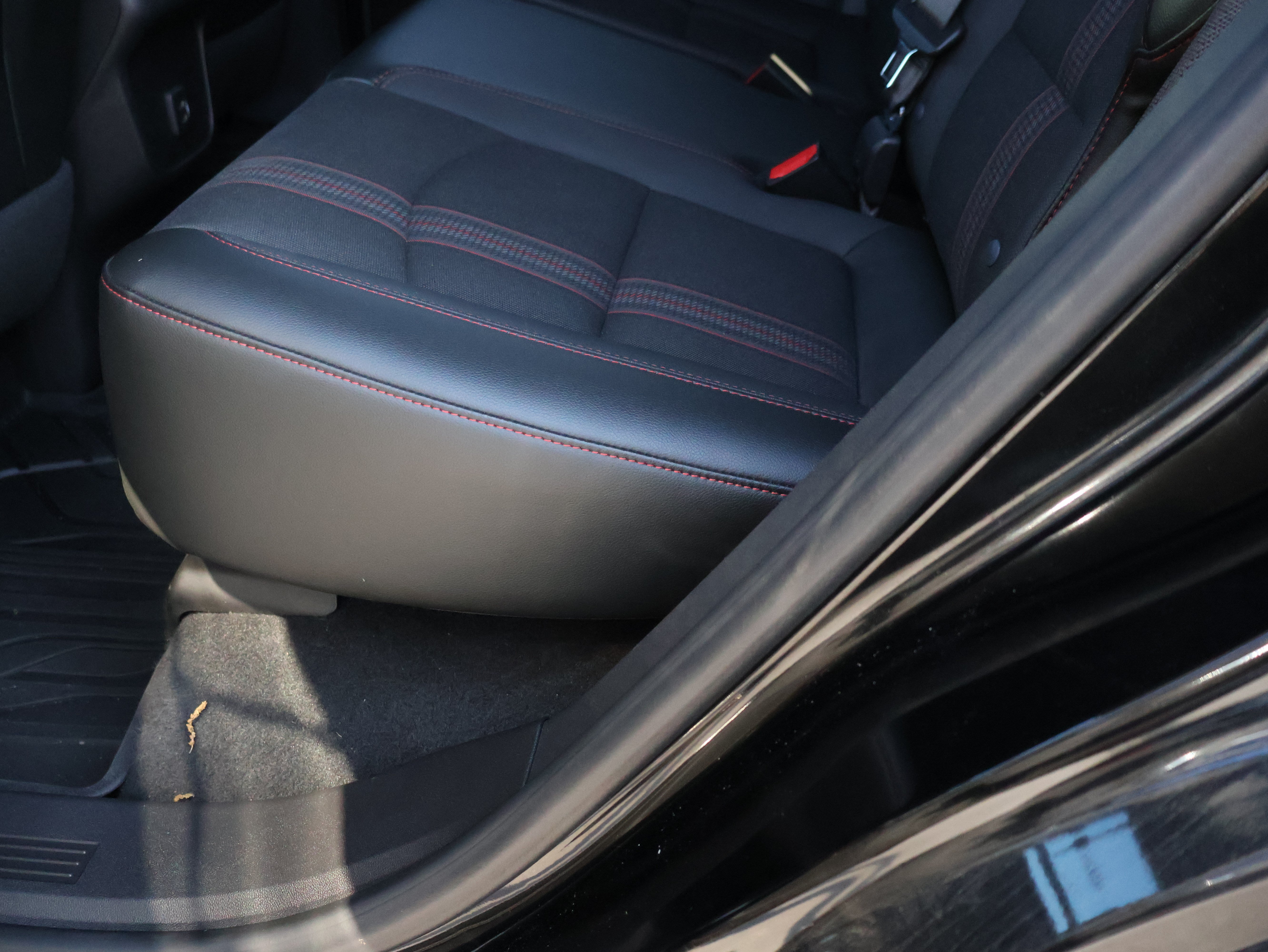 Used 2023 Chevrolet Equinox RS w/ LPO, Floor Liner Package AWD/4WD image 21