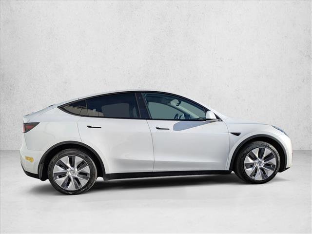 Used 2022 Tesla Model Y Long Range image 4