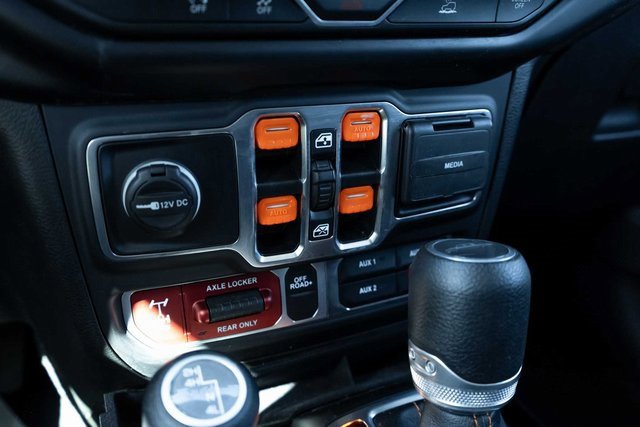 Used 2023 Jeep Gladiator Mojave w/ Trailer Tow Package image 17