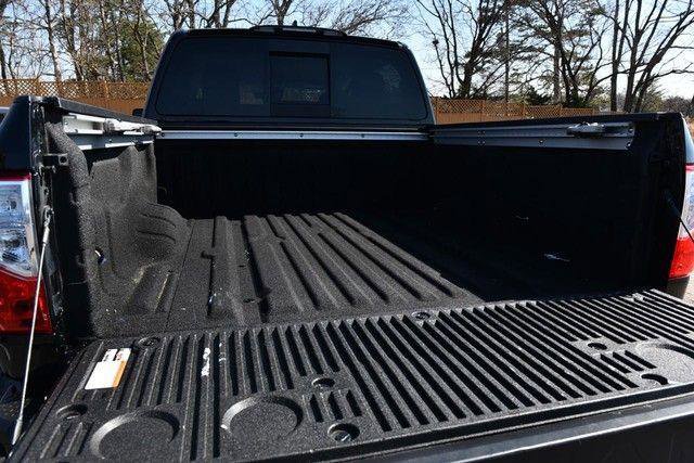 Used 2024 Nissan Titan SV w/ SV Convenience Package image 7