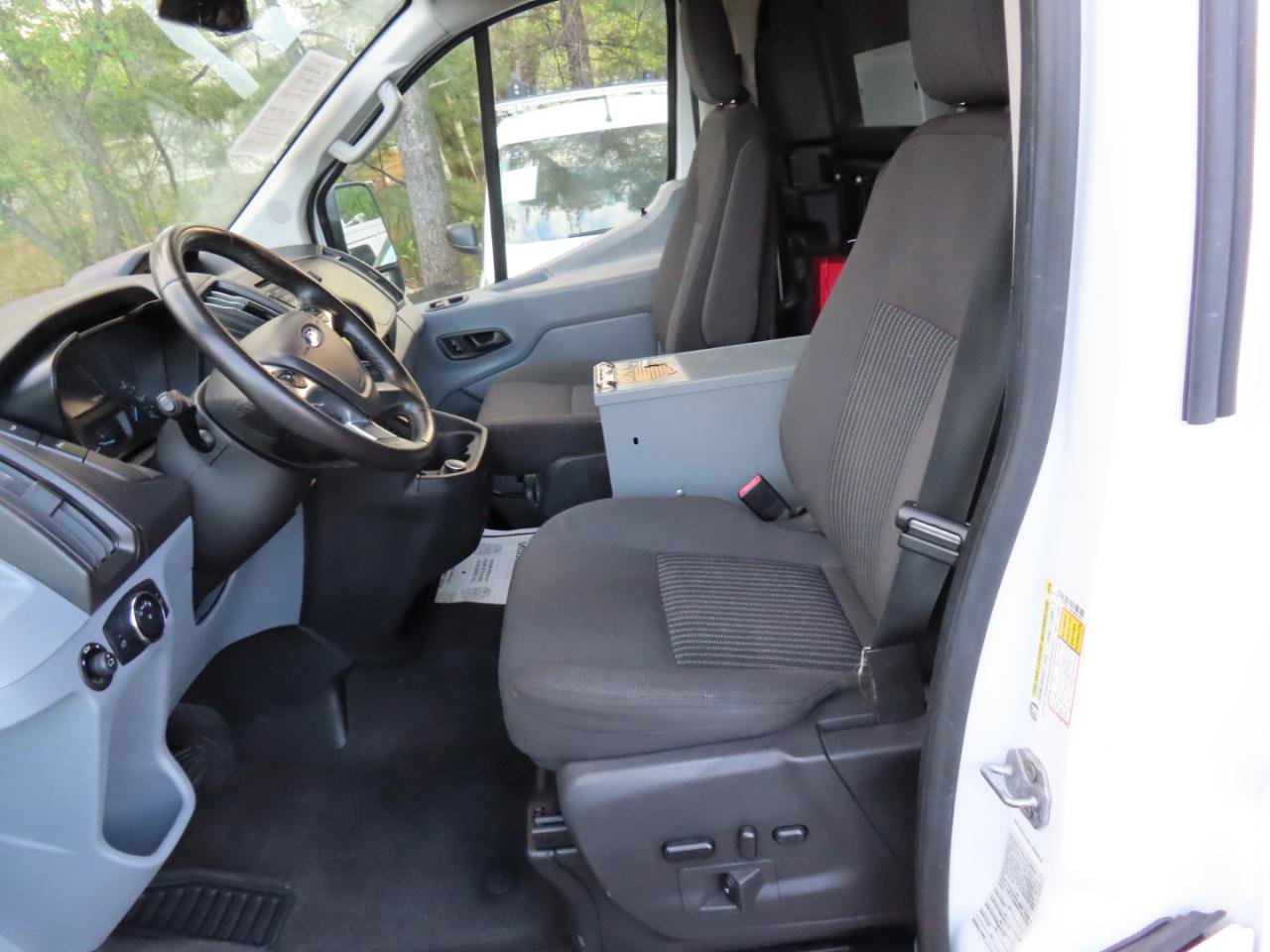 Used 2018 Ford Transit 250 130 Low Roof RWD image 6