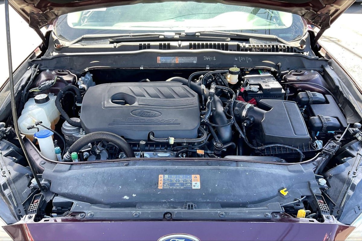 Used 2017 Ford Fusion SE w/ Equipment Group 201A image 10