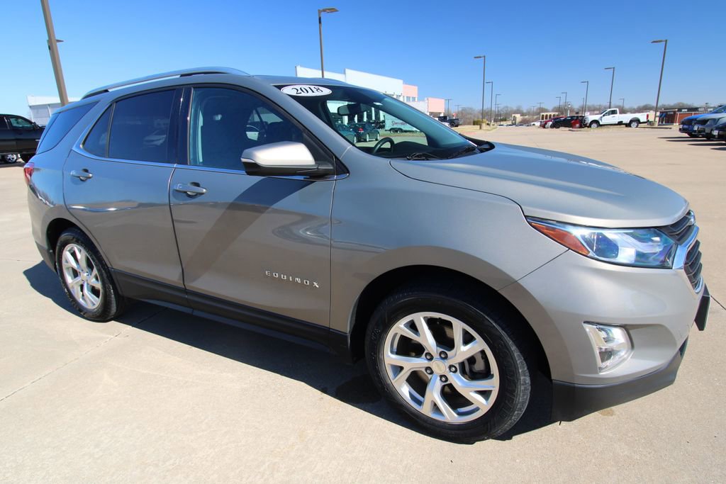 Used 2018 Chevrolet Equinox LT image 3