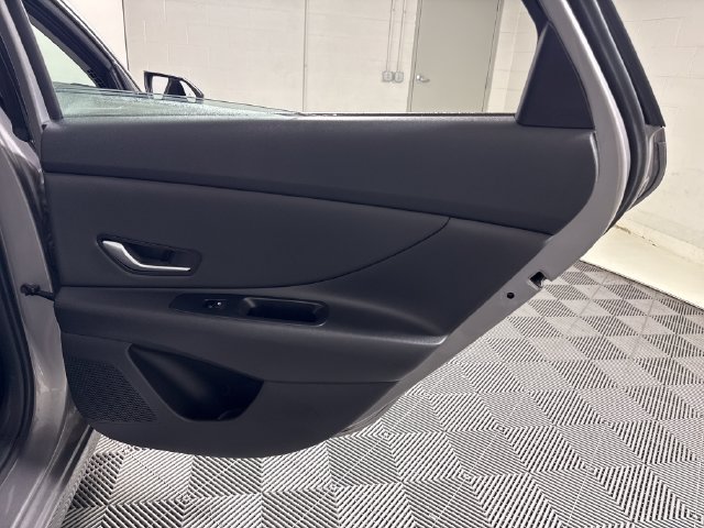 Used 2023 Hyundai Elantra SEL w/ Convenience Package FWD image 18