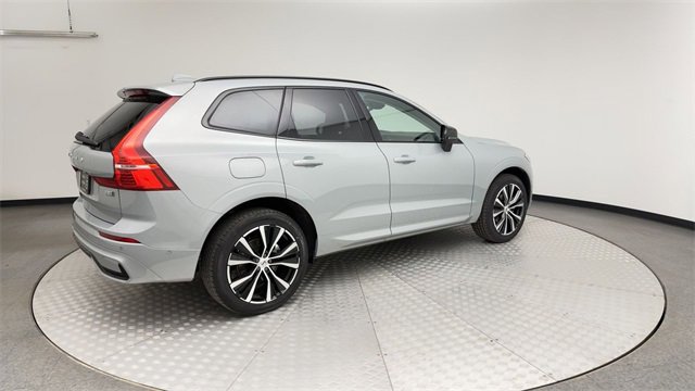 Certified 2025 Volvo XC60 B5 Plus image 2