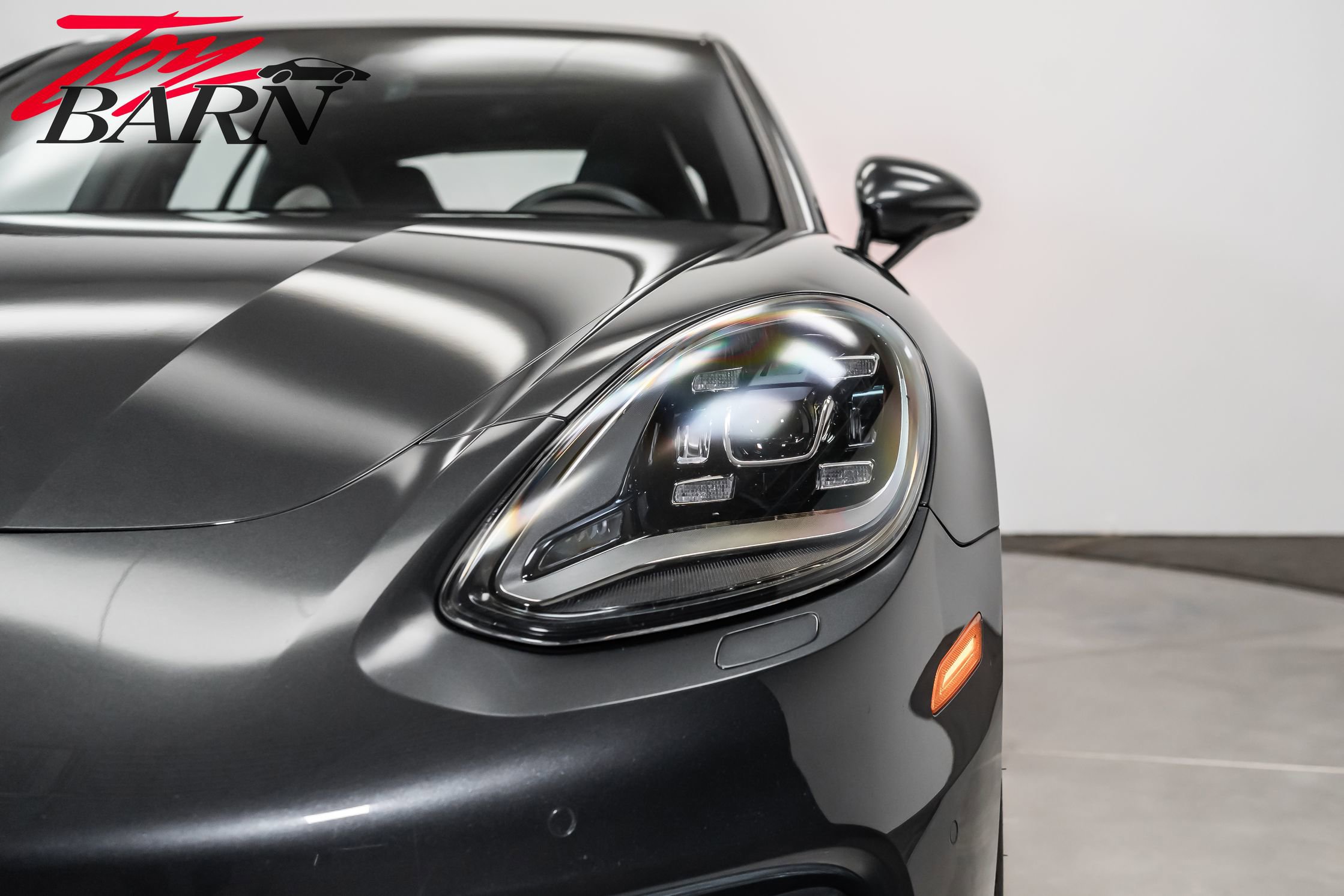 Used 2018 Porsche Panamera 4 image 10