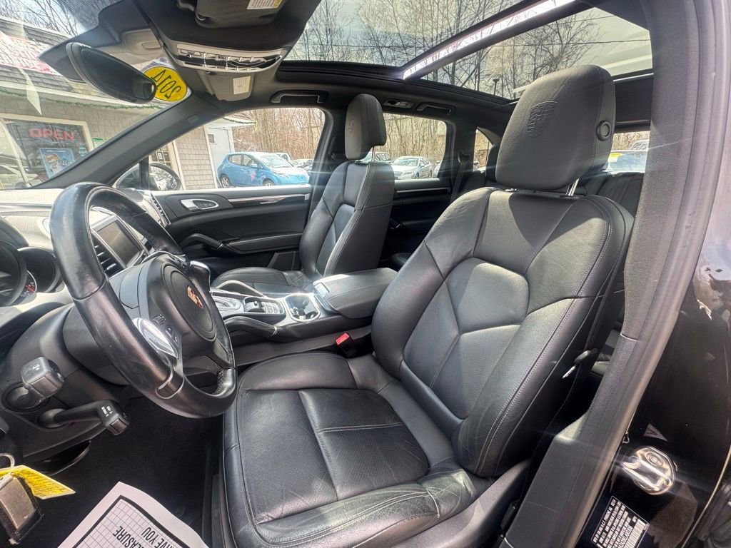 Used 2014 Porsche Cayenne Platinum Edition image 30