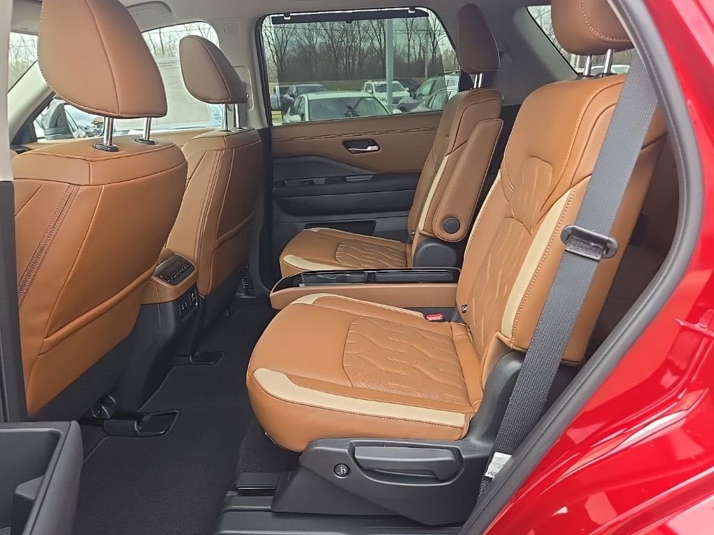 New 2026 Nissan Pathfinder Platinum image 38