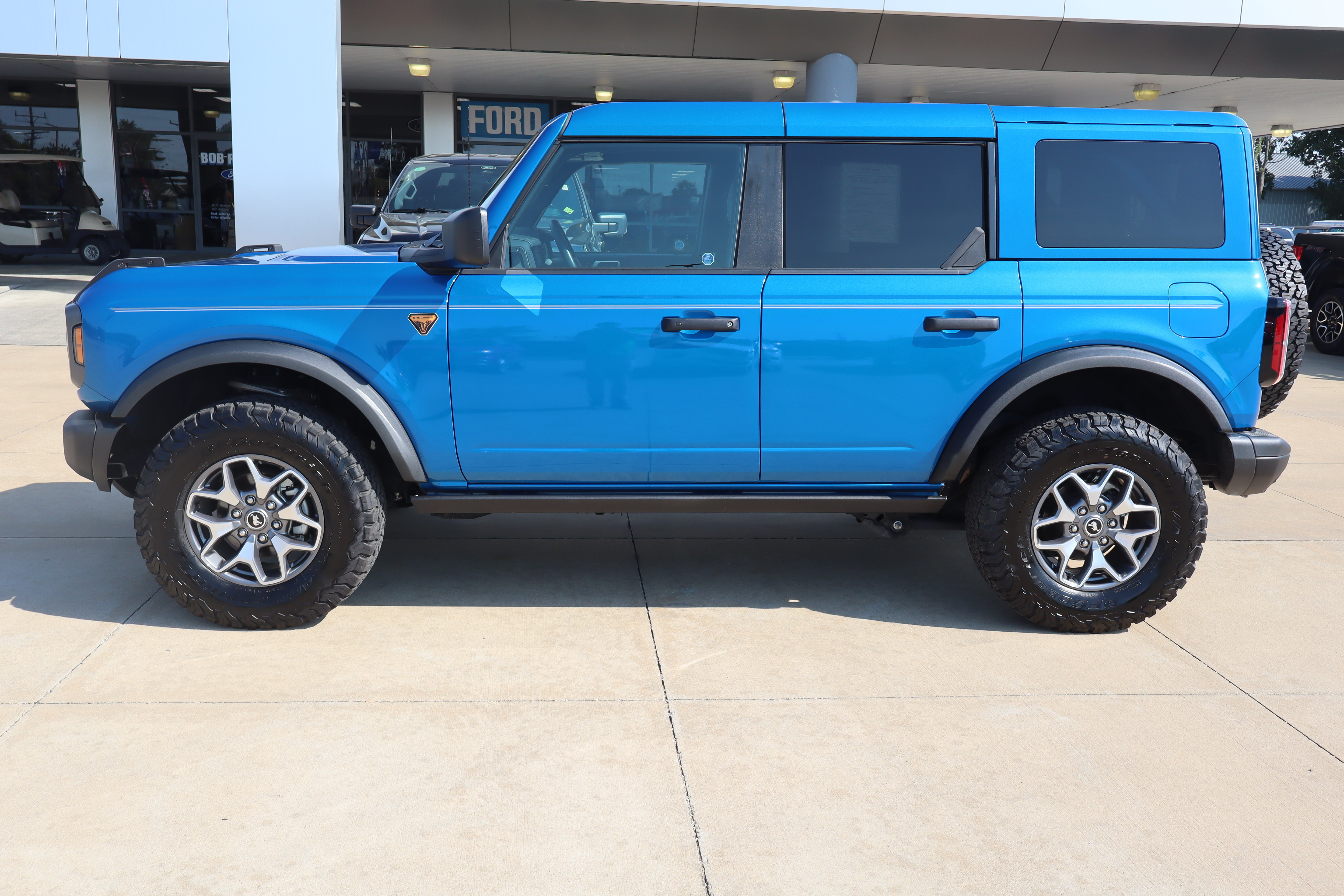 Used 2025 Ford Bronco Badlands AWD/4WD image 8