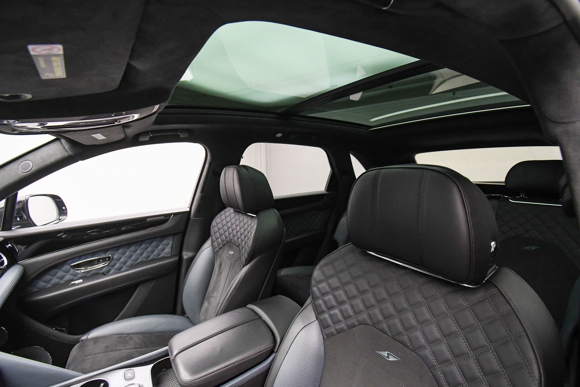 Used 2022 Bentley Bentayga S image 52