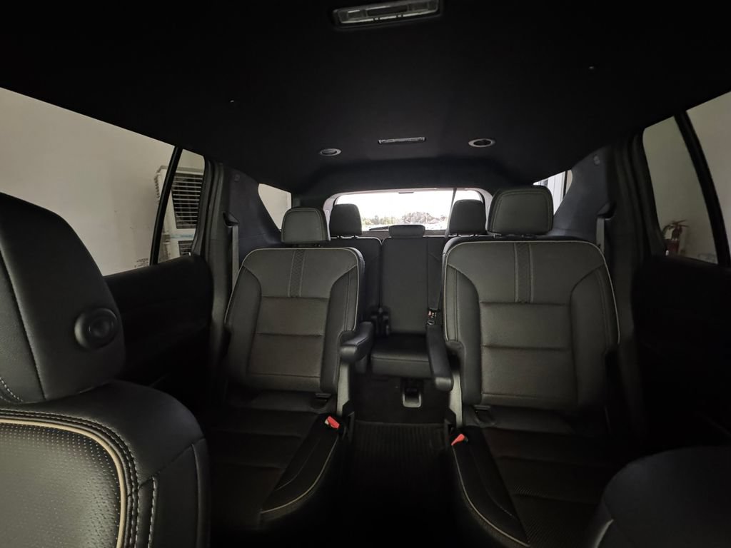 Used 2026 Chevrolet Traverse High Country w/ LPO, Floor Liner Package FWD image 33