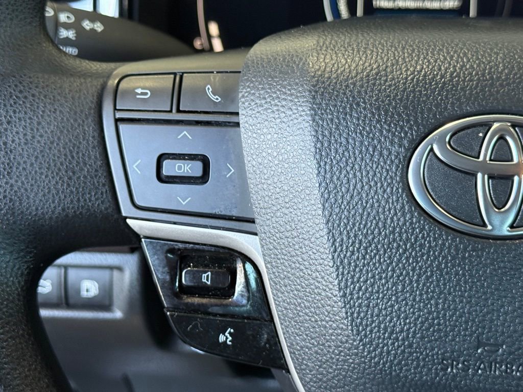 Used 2025 Toyota Camry LE image 23