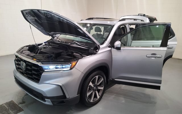 Used 2023 Honda Pilot Elite image 11