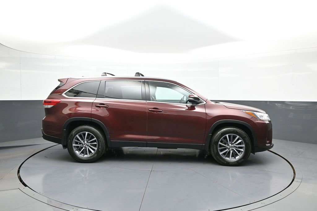 Certified 2019 Toyota Highlander XLE AWD/4WD image 5