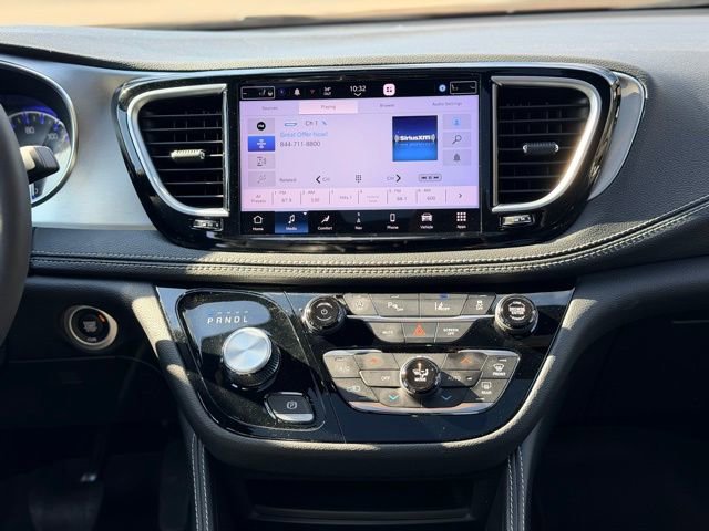 Used 2023 Chrysler Pacifica Limited w/ S Appearance Package image 23