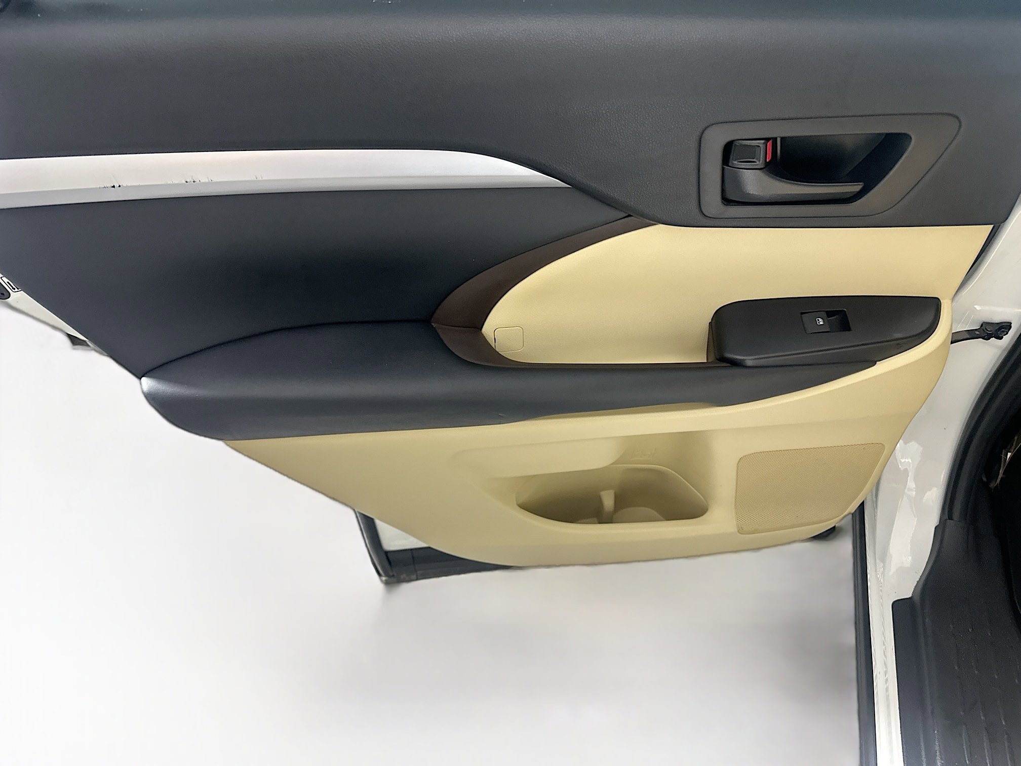 Used 2019 Toyota Highlander Plus image 25