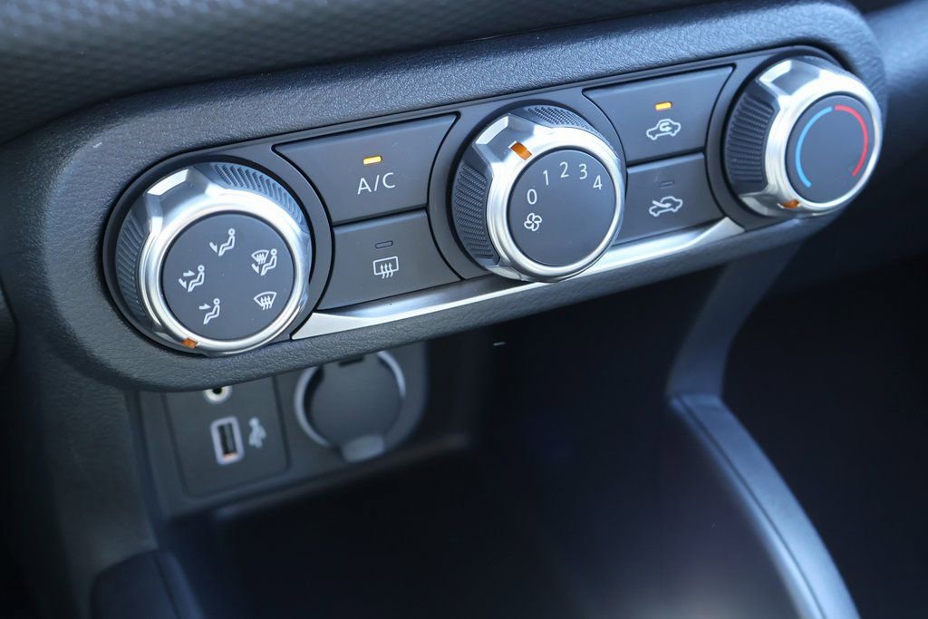 New 2025 Nissan Kicks Play S image 12