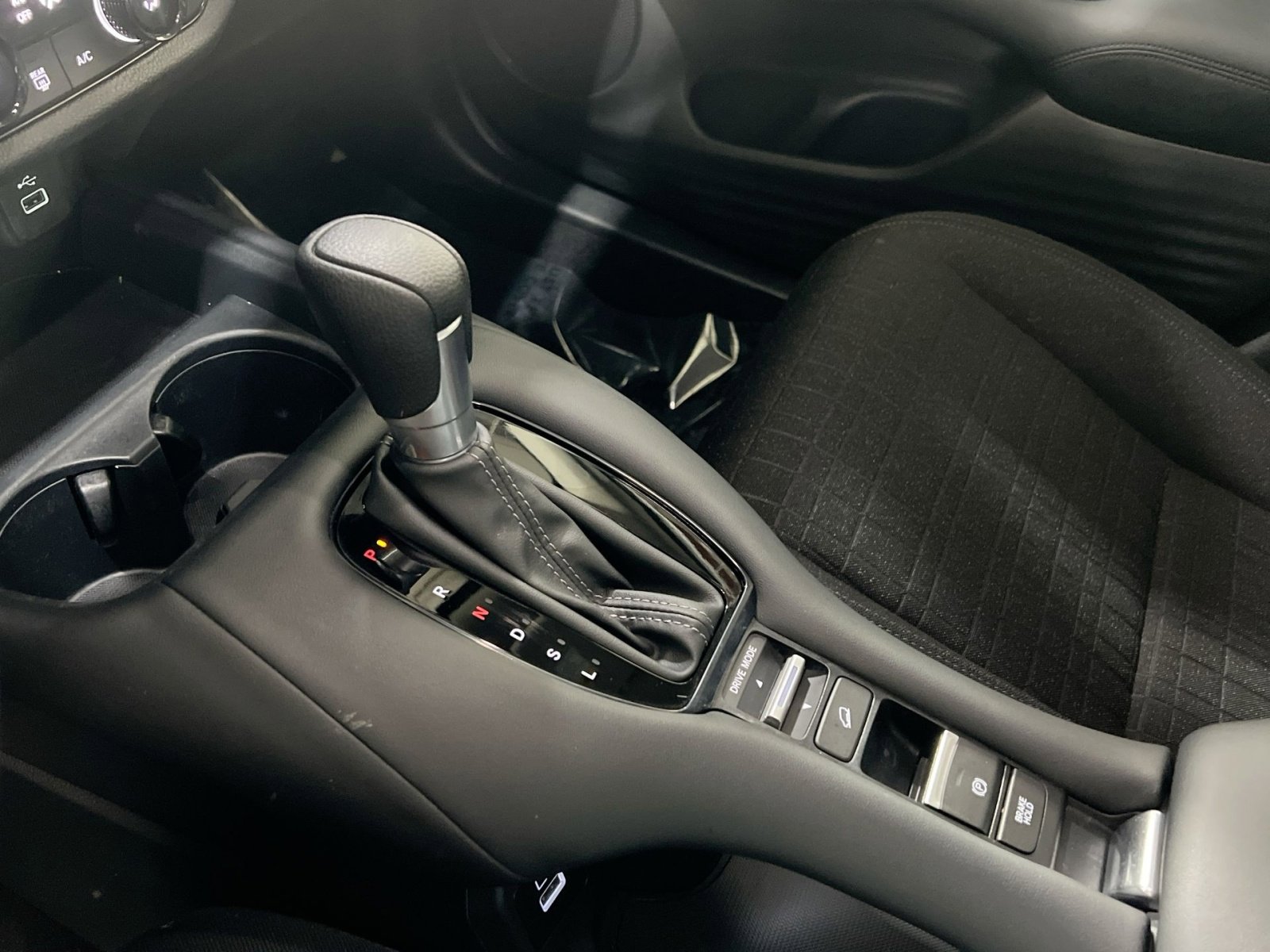 Used 2023 Honda HR-V LX image 16