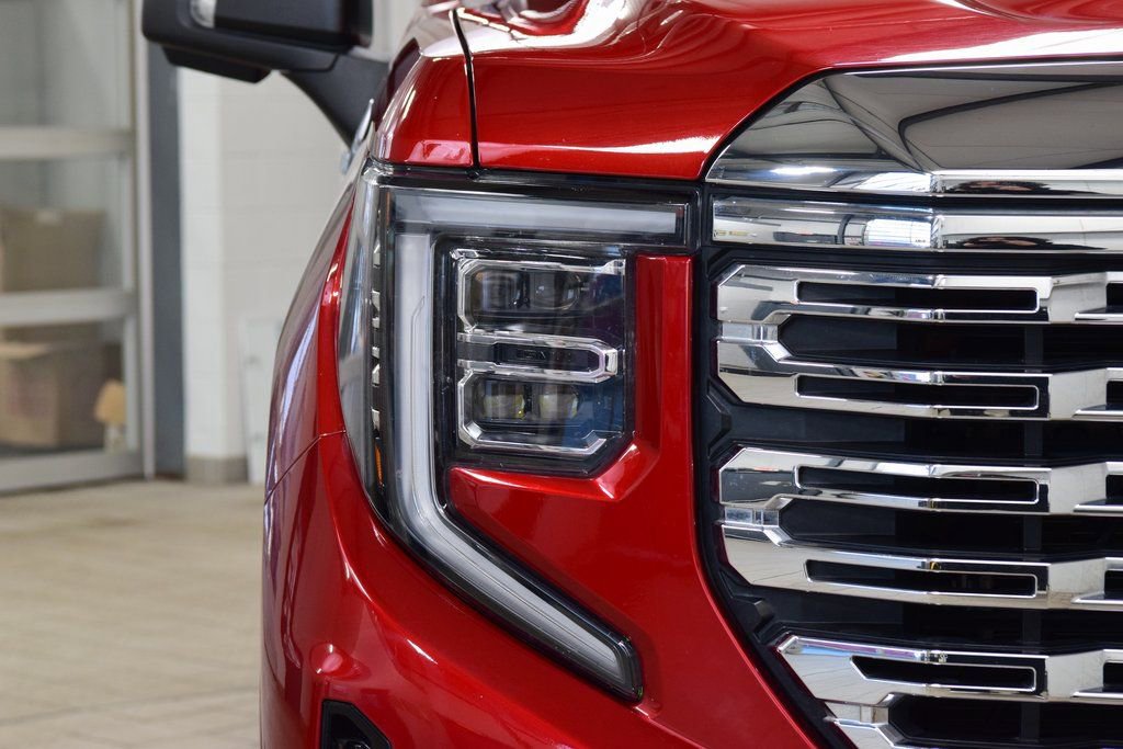 Used 2024 GMC Sierra 1500 Denali w/ Technology Package AWD/4WD image 10