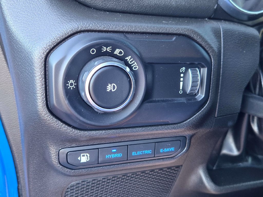 Used 2023 Jeep Wrangler Unlimited Sahara w/ Dual Top Group AWD/4WD image 30