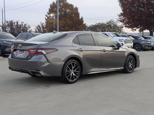 Used 2022 Toyota Camry SE image 6