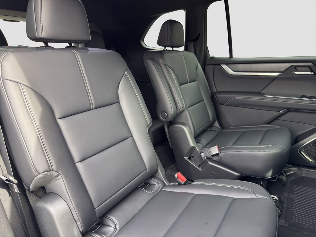 New 2026 GMC Acadia Elevation w/ Elevation Premium Package AWD/4WD image 17