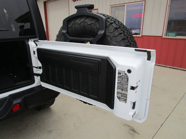 Used 2024 Jeep Wrangler Unlimited Rubicon 4xe image 16