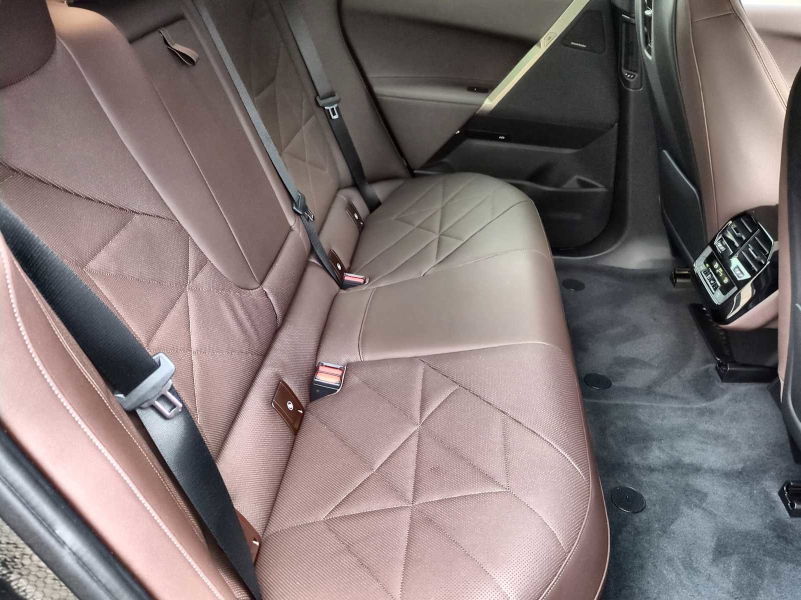 Used 2025 BMW iX xDrive50 image 21