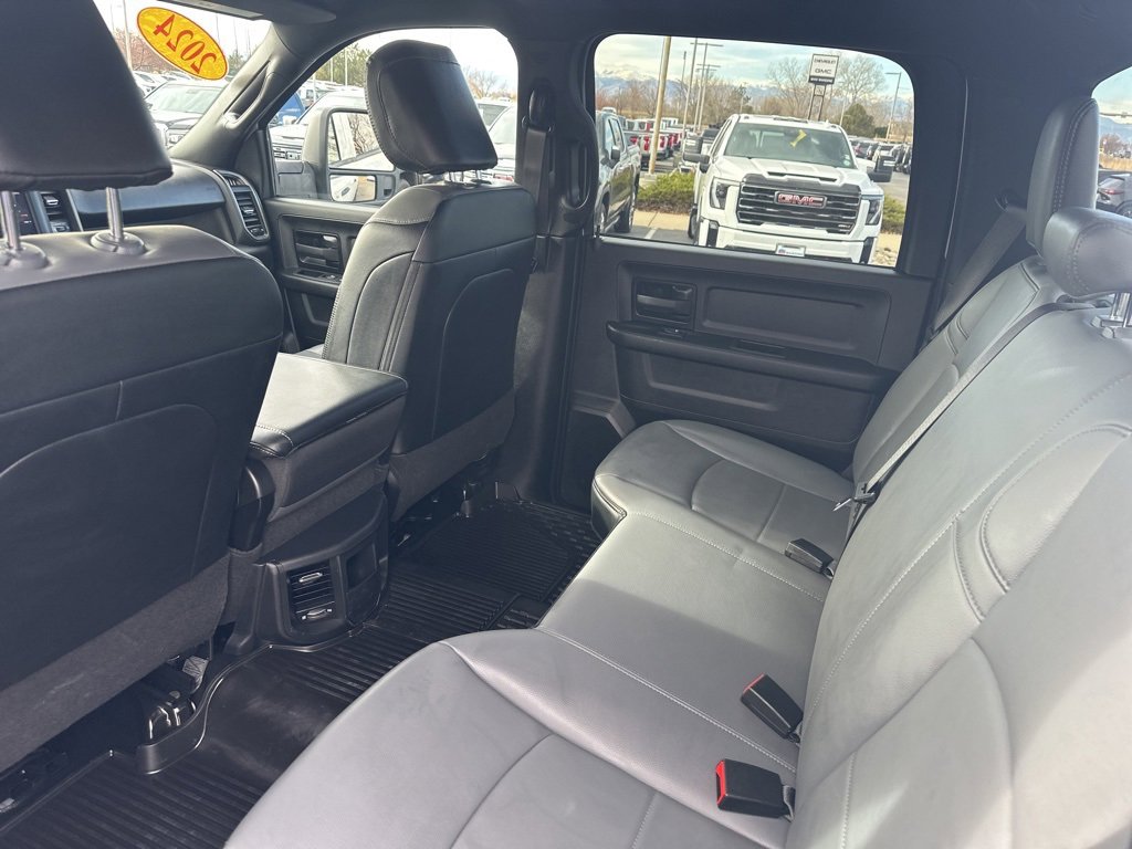 Used 2024 RAM 2500 Tradesman w/ Chrome Appearance Group image 18