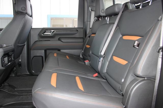 Used 2025 GMC Sierra 2500 AT4 w/ AT4 Premium Plus Package AWD/4WD image 29