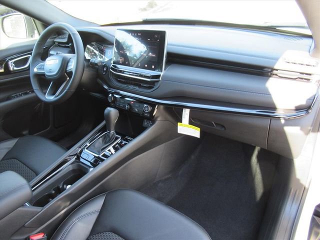 New 2026 Jeep Compass Latitude image 11