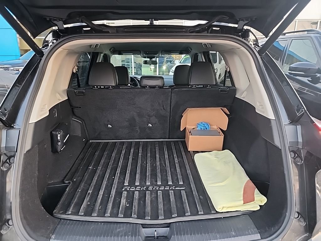 Used 2025 Nissan Rogue SV image 12