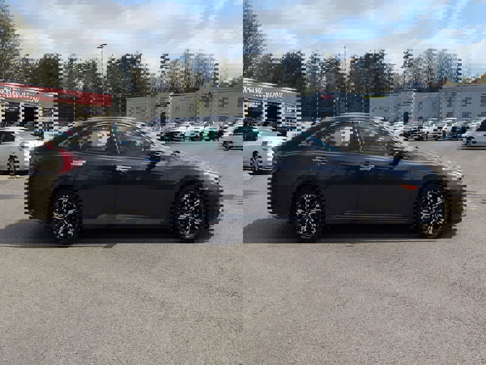 Used 2018 Honda Civic Touring image 9