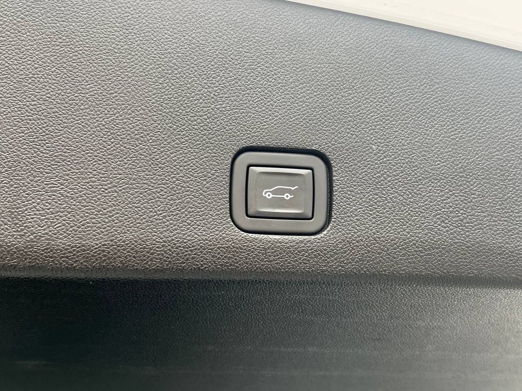 Certified 2024 Cadillac XT6 Sport w/ Technology Package AWD/4WD image 21