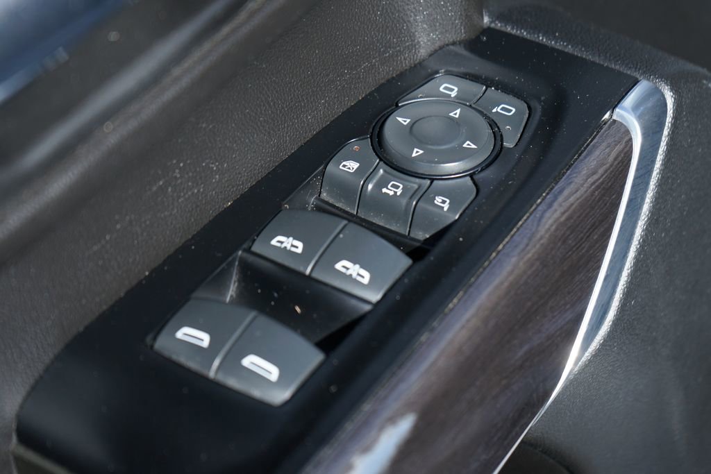 Used 2020 Chevrolet Silverado 3500 LTZ w/ LTZ Plus Package AWD/4WD image 19