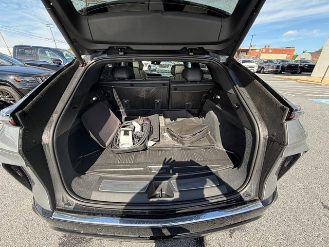 Used 2024 Cadillac Lyriq Luxury w/ LPO, Floor Liner Package AWD/4WD image 15