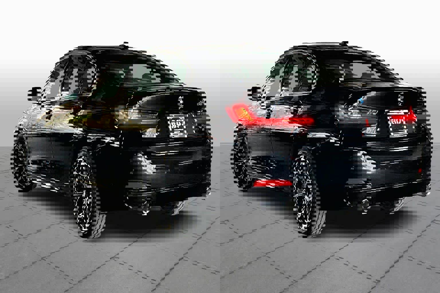 Certified 2025 BMW 330i Sedan image 11