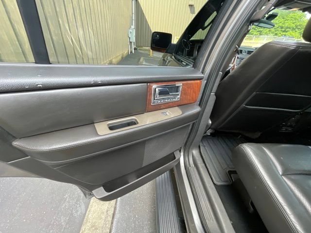 Used 2012 Lincoln Navigator 4WD image 57