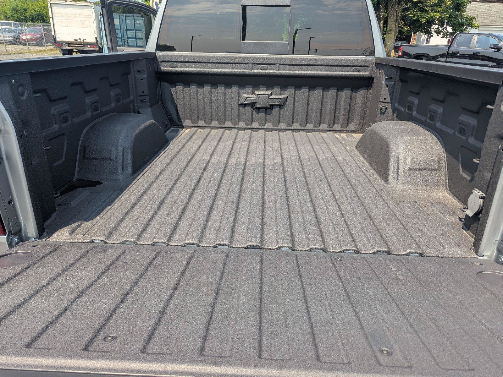 Used 2025 Chevrolet Silverado 1500 RST AWD/4WD image 34
