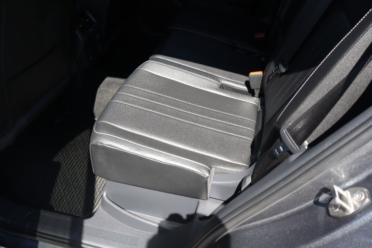 Used 2023 Volkswagen Tiguan SE AWD/4WD image 17