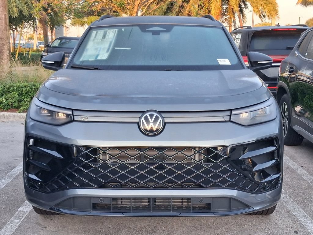 New 2026 Volkswagen Tiguan SE R-Line FWD image 2
