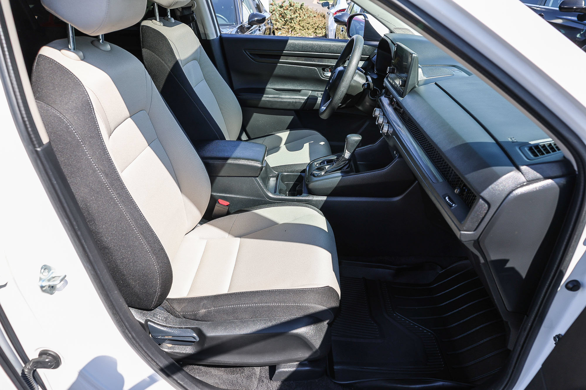 Certified 2025 Honda CR-V EX image 9
