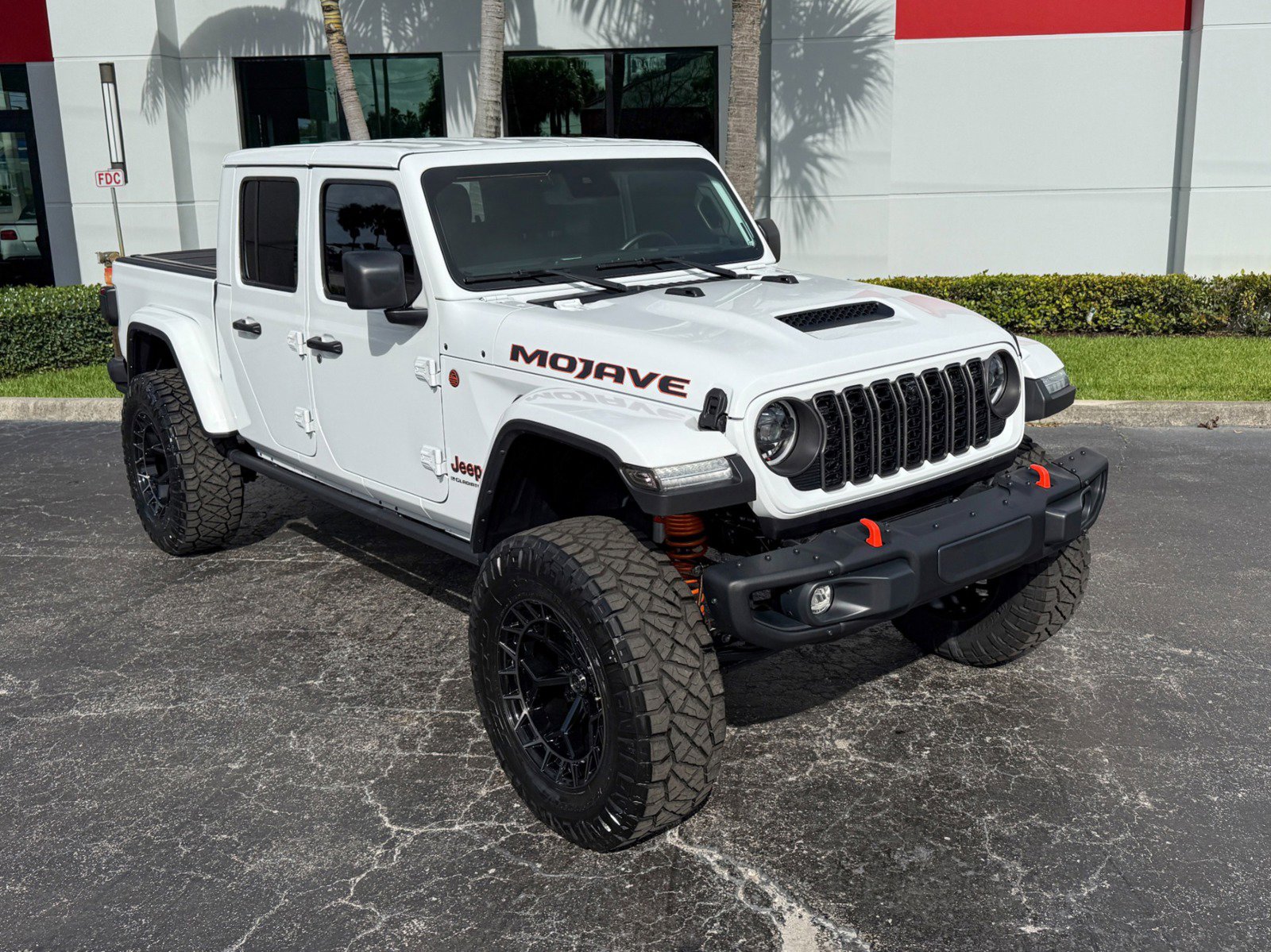 Used 2024 Jeep Gladiator Mojave AWD/4WD image 8