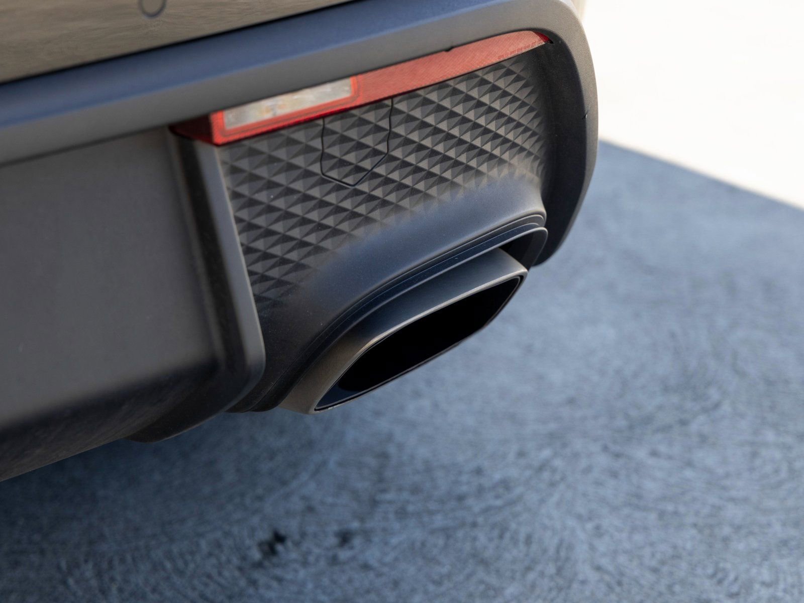 Certified 2025 Porsche Macan image 22