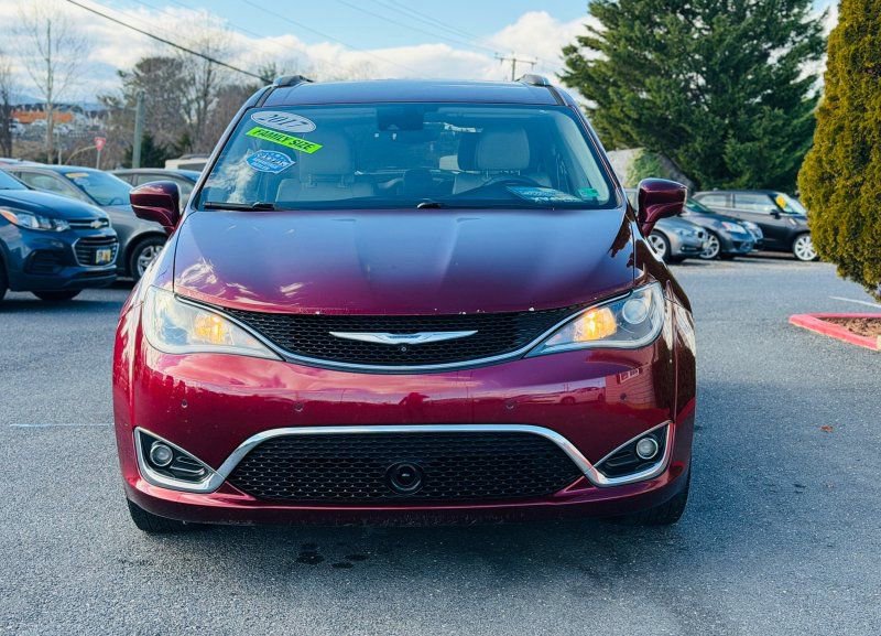 Used 2017 Chrysler Pacifica Touring-L Plus w/ Advanced Safetytec Group image 7