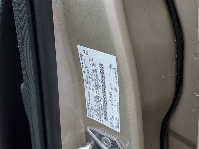 Used 2017 Ford Escape Titanium image 32