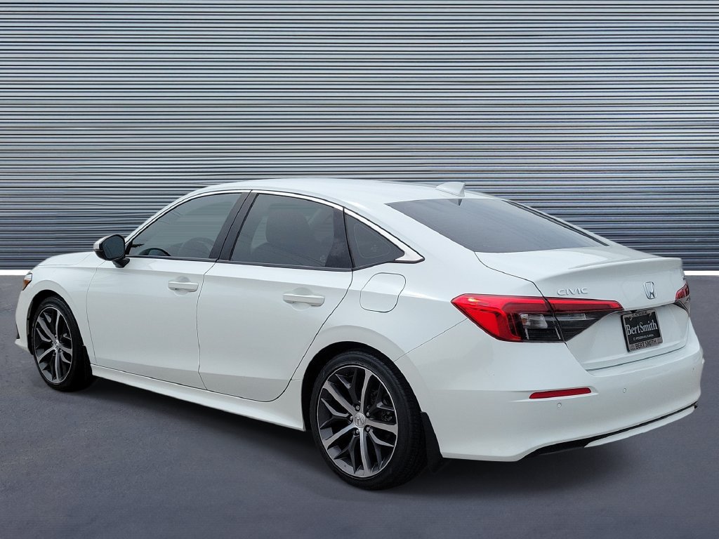 Used 2022 Honda Civic Touring image 4