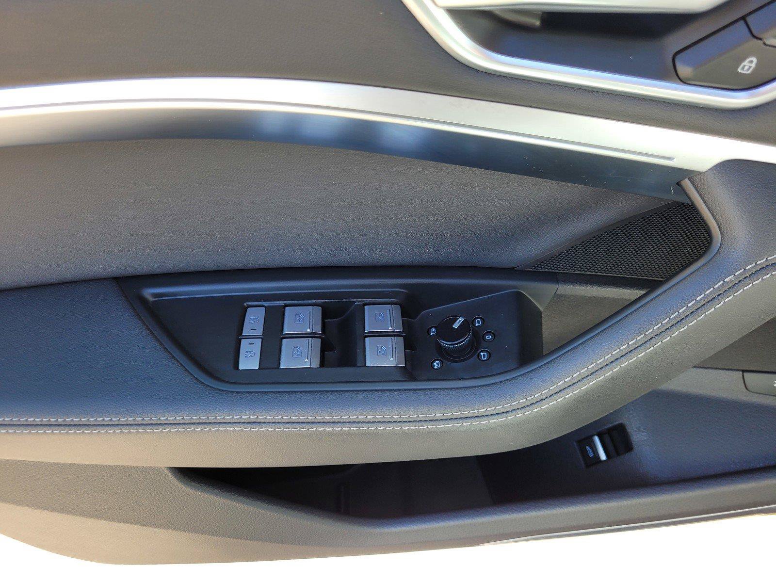 Used 2019 Audi e-tron Premium Plus w/ Towing Package AWD/4WD image 25